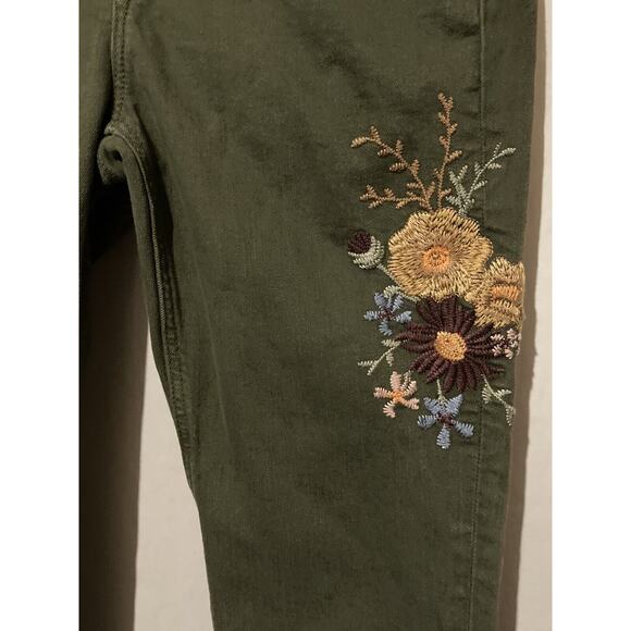 Zara Basic Denim Z1975 Size 8 Green Straight Jeans Floral Embroidery Raw Hem - Picture 2 of 8